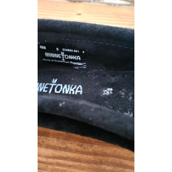 Minnetonka Black Suede Womens Moccasins Rubber Sole Size 5 - Picture 7 of 7